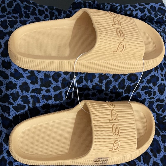 *******Sold********Bebe Malaga slides, NWT - Picture 3 of 4